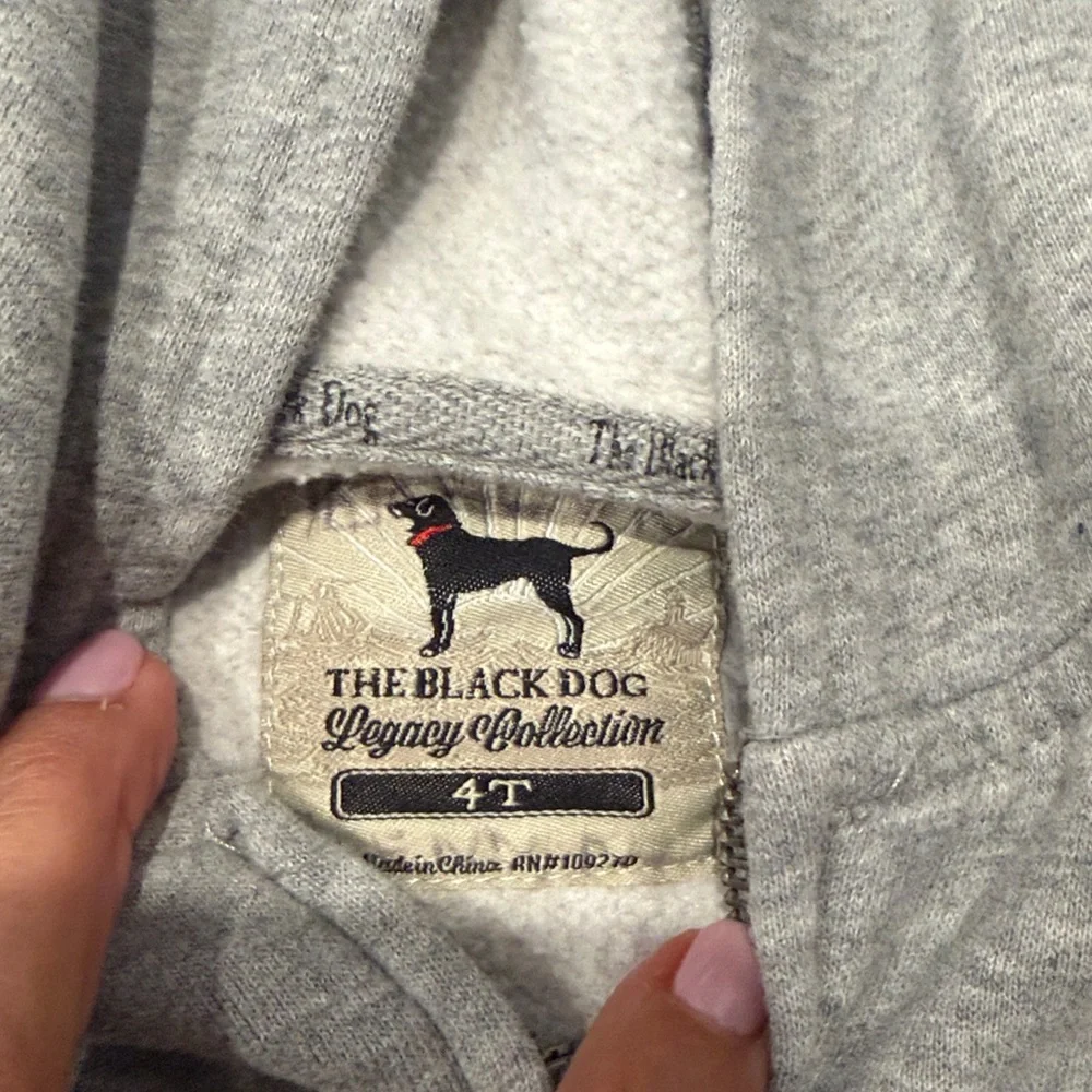 The black dog Martha’s Vineyard sweatshirt and sweatpants - Picture 7 of 8